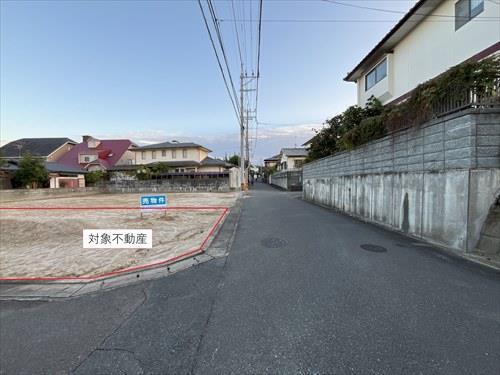 西側前面道路（北側から撮影）