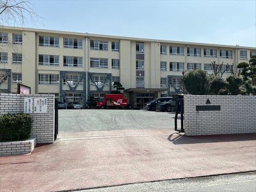 高宮中学校まで1340ｍ