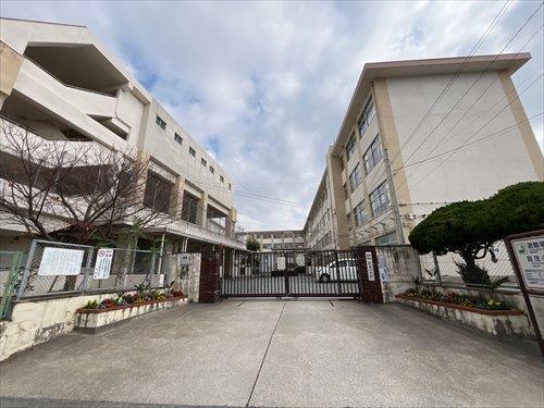 福岡市立賀茂小学校まで500ｍ