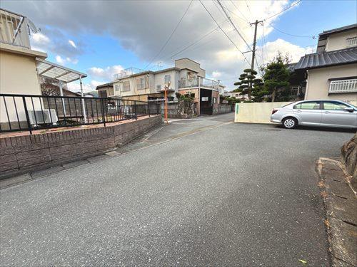 前面道路（北側から撮影）