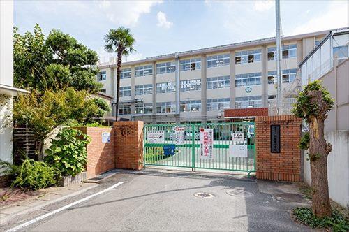 西高宮小学校まで340ｍ