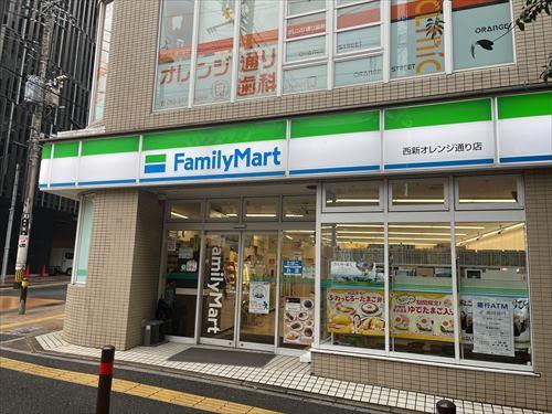 ファミリーマート（150m）