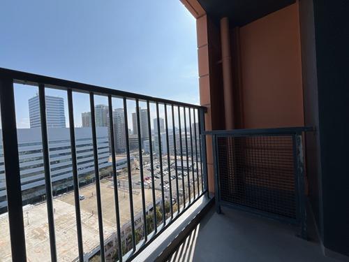 洋室約10帖のバルコニー