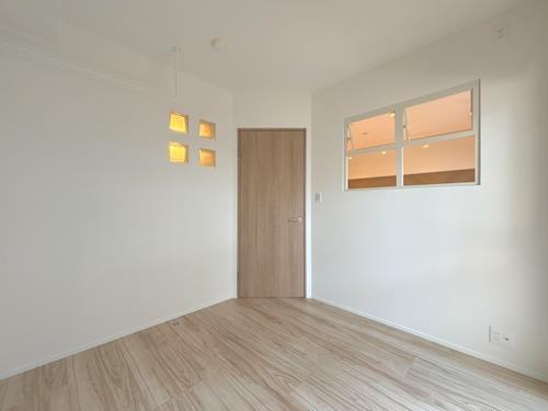 南側洋室約4.8帖