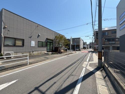 前面道路(南向き) 前面道路(南向き)