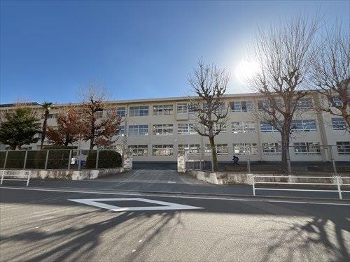 内浜小学校まで80ｍ