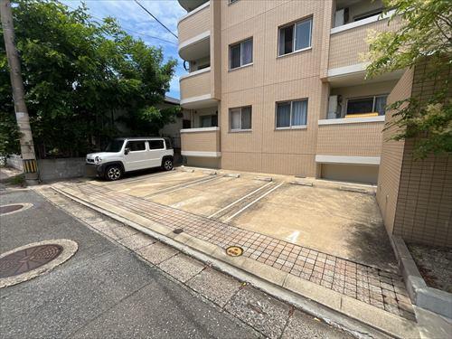 駐車場3