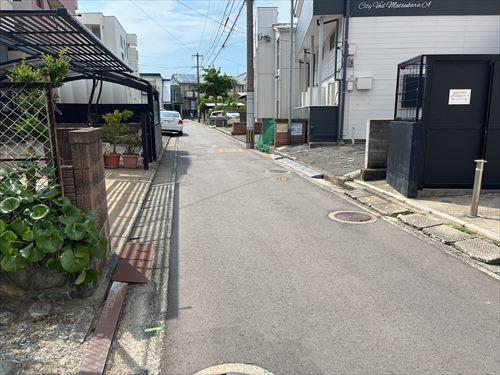 前面道路（北東側から撮影）