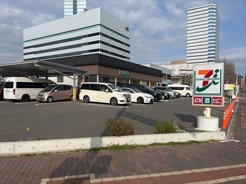 セブンイレブン福岡ももち店（240m）