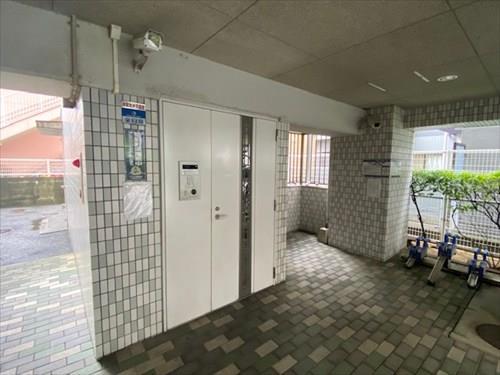 1階エレベーターホール入口