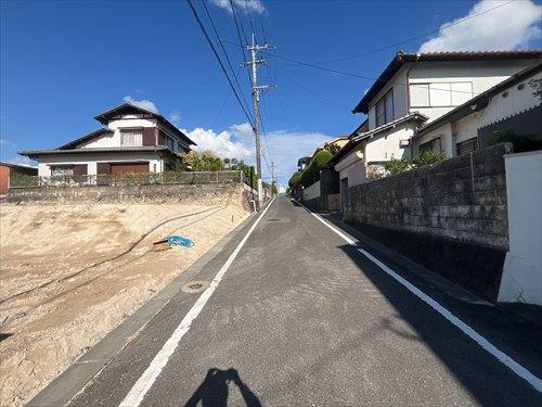 前面道路（西側から撮影）