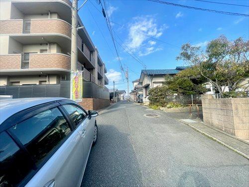 前面道路（北側方向）