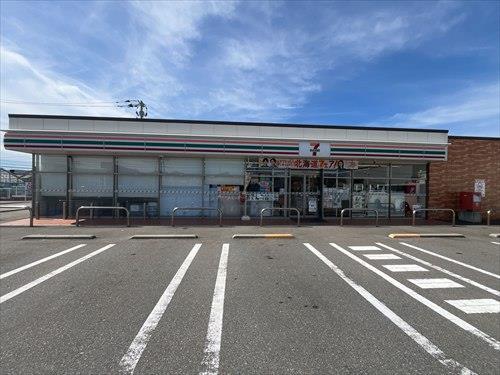 セブンイレブン三苫5丁目店まで520ｍ