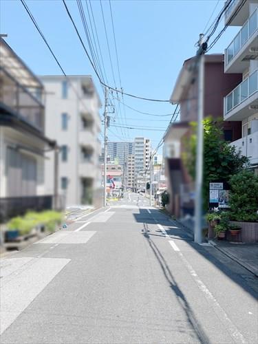 現地前道路