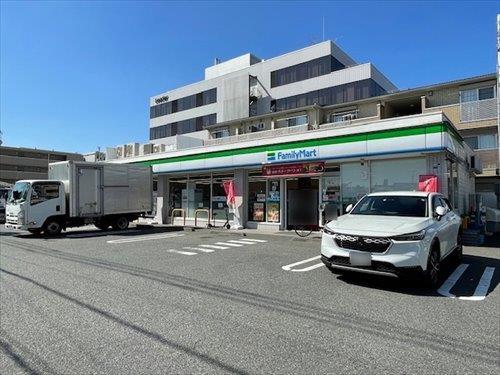 ファミリーマート横浜綱島東店（450ｍ）