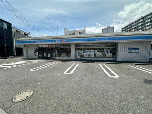 ローソン鶴見市場上町店まで150ｍ