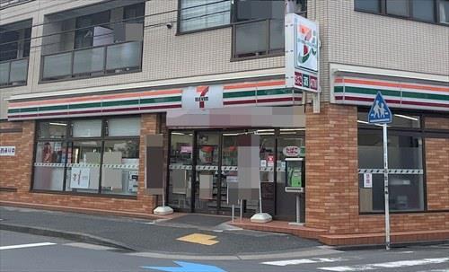 ｾﾌﾞﾝｲﾚﾌﾞﾝ川崎神明町店　約30ｍ