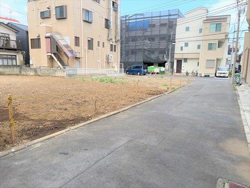 現地写真・前面道路（2025年7月撮影）