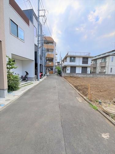 現地写真・前面道路（2025年7月撮影）