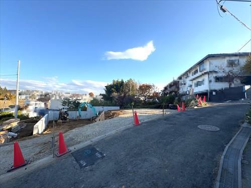 前面道路(2025年11月撮影）