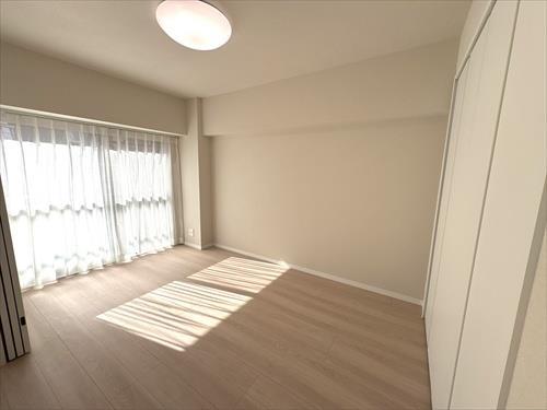 洋室（約5.6帖）