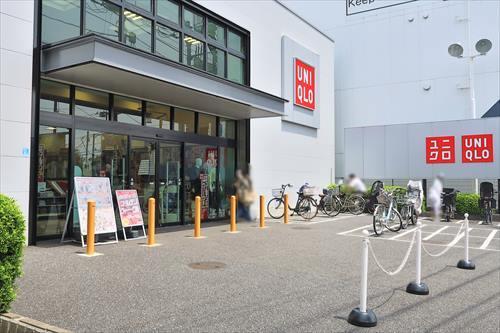 ユニクロ杉並下井草店まで580m