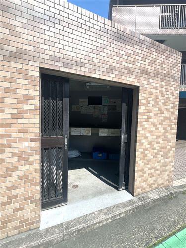 ごみ置き場