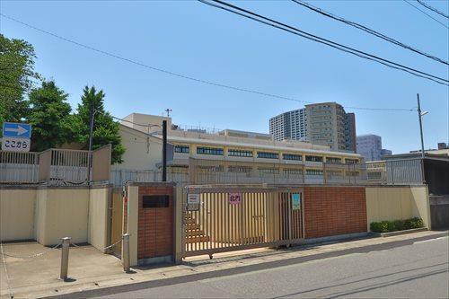 川崎市立坂戸小学校まで740m 川崎市立坂戸小学校まで740m