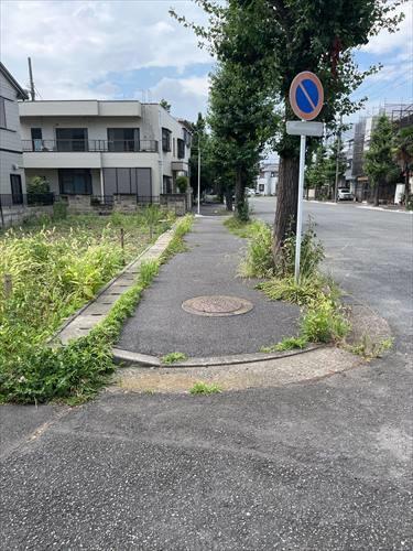 東側前面道路