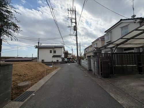 前面道路（西側）