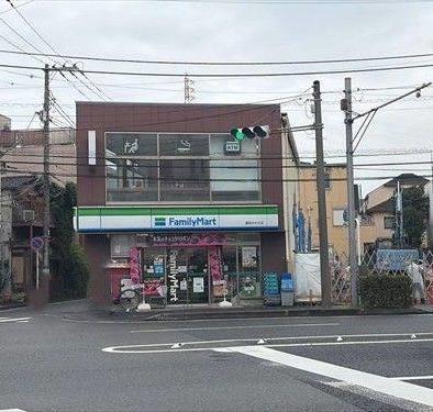 ファミリーマート鶴見みかど店（徒歩4分）