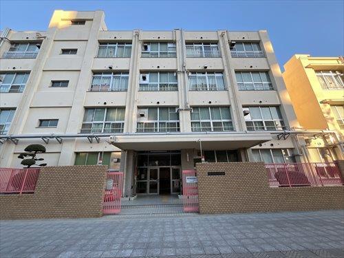 大阪市立塩草立葉小学校590m 大阪市立塩草立葉小学校590m