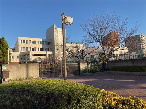 大阪市立難波中学校710m 大阪市立難波中学校710m