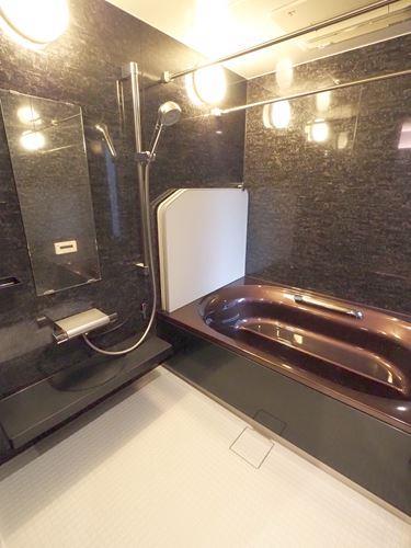 2階_浴室（追いだき・暖房乾燥機完備）