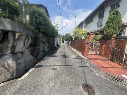 北西側道路