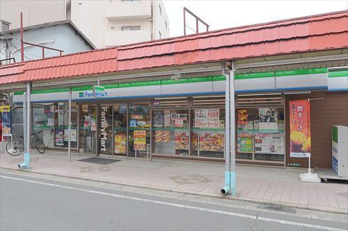 ファミリーマート甲子園三丁目まで650ｍ