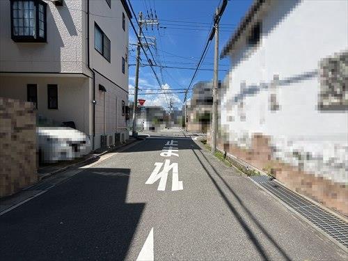 東側道路<北向き>