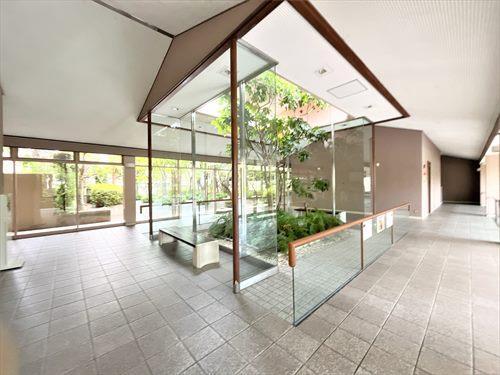 エントランスホール