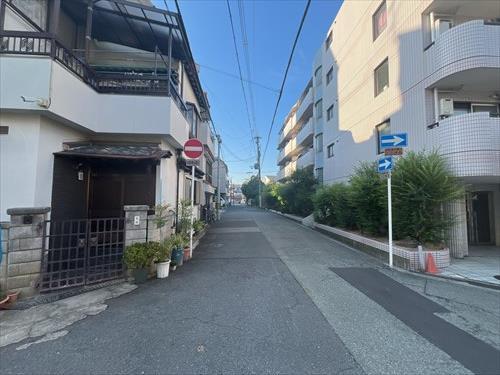 西側道路 西側道路