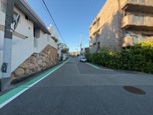 前面道路<北向き>