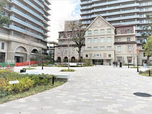 阪急オアシス宝塚南口店 407m