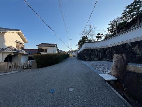 前面道路<南向き>