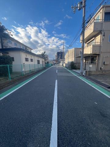南側道路(2025年12月撮影)