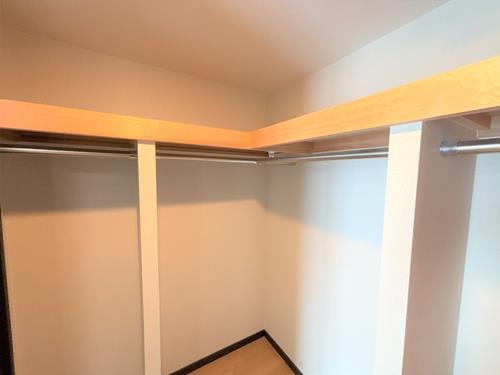 ウォークインクローゼット(東側)