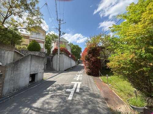 北東側道路