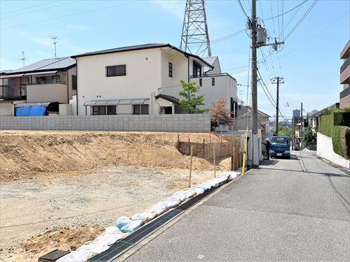 前面道路（2025年6月撮影）