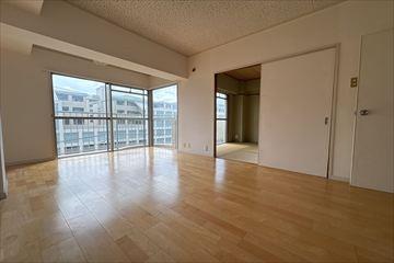 南側洋室約9.7帖