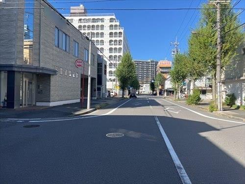 前面道路（東側）