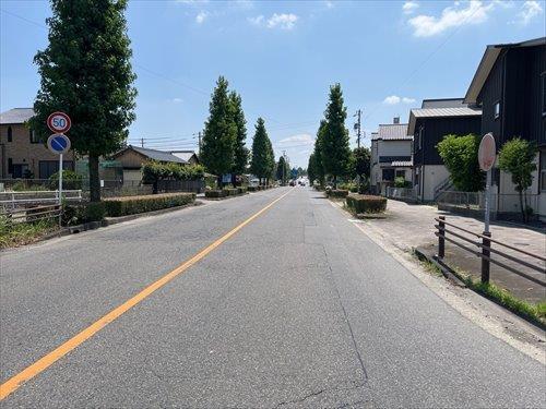 東側道路（2025年8月撮影）