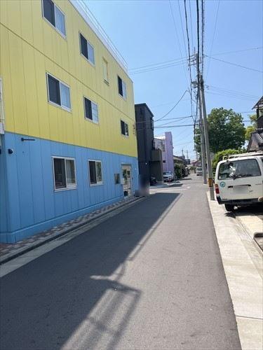 前面道路（北東側）